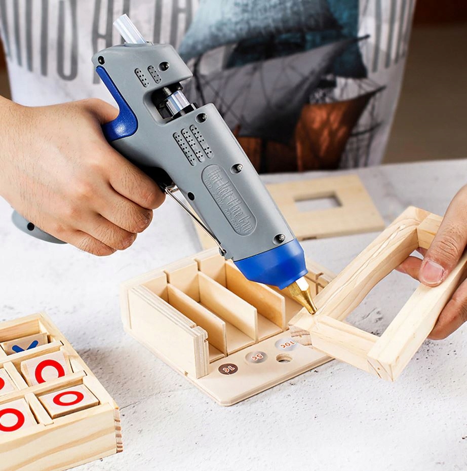 Klej Do Pistoletu Bezbarwny Na Gorąco Wkłady Klejowe 11mm 20cm Bezbarwny