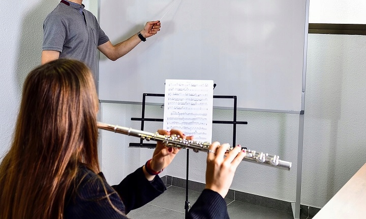 image-8.jpeg Nutnik Pulpit Do Nut Statyw Na Nuty Pokrowiec