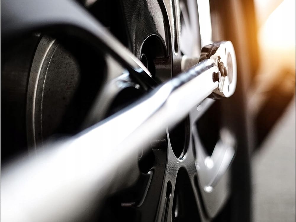 Klucz Dynamometryczny 1/2'' Zestaw 40-210nm W Walizce + 3 Nakładki 17-19-21