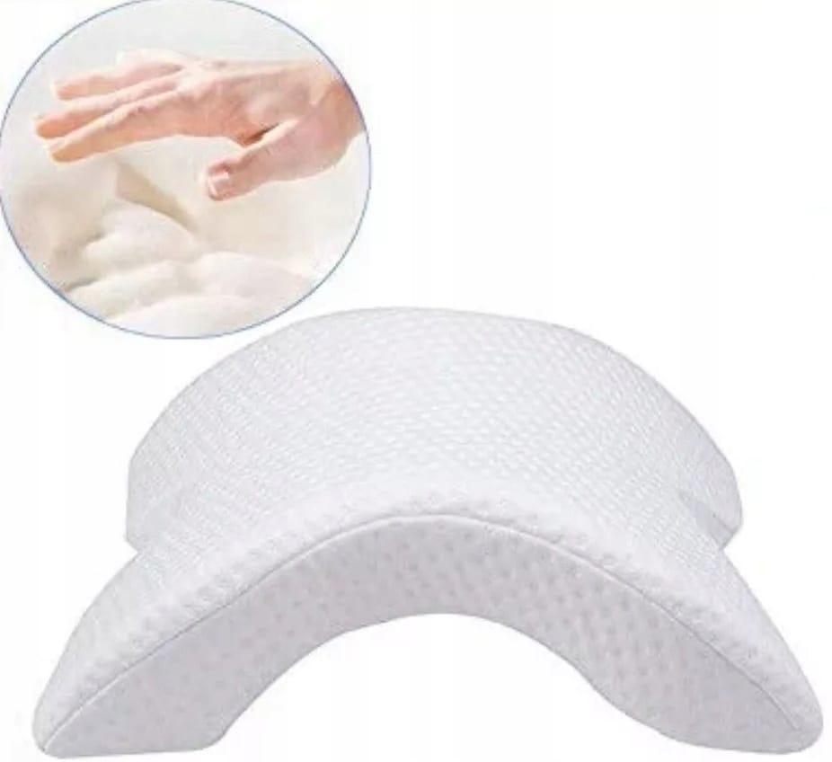 image-10483.jpeg Poduszka Ortopedyczna Z Otworem Na Rękę Do Spania Memory Łukowa Biała