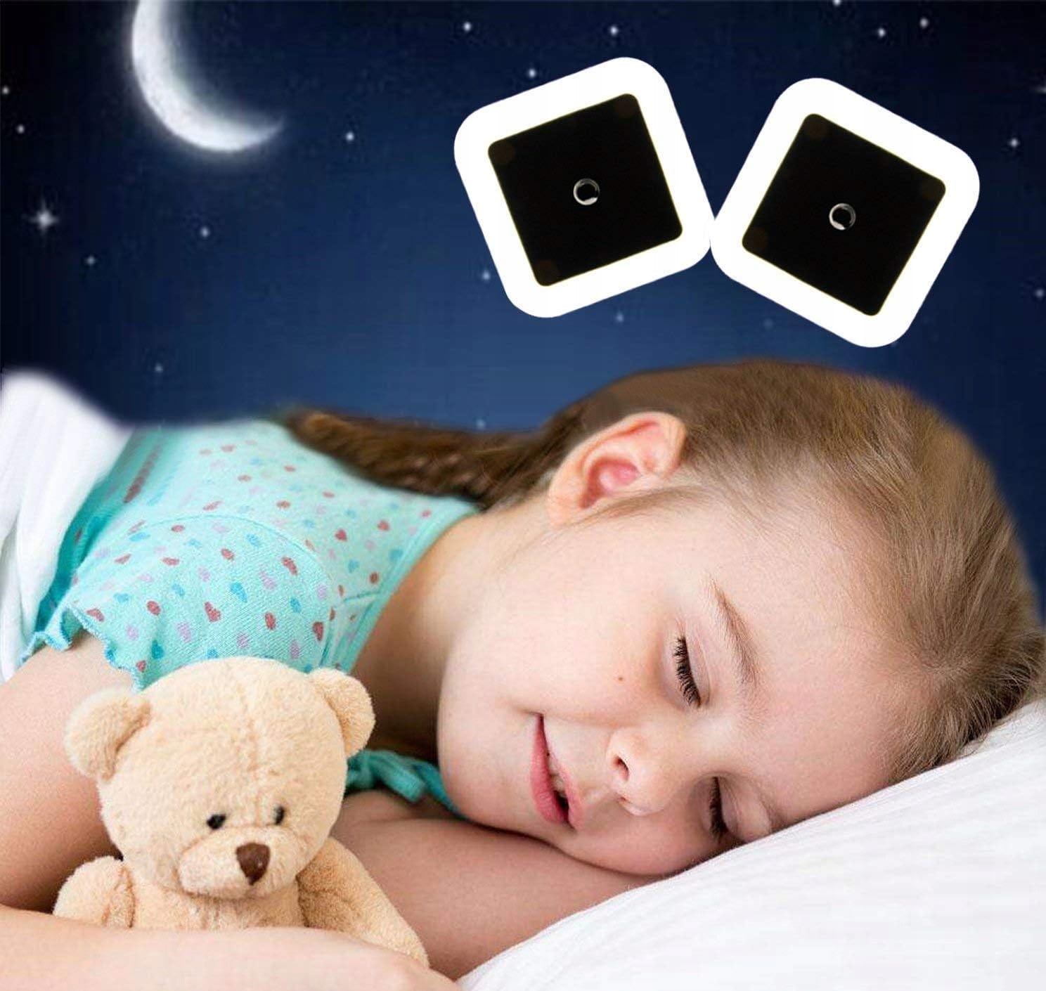 image-1098.jpeg Lampka Nocna Do Kontaktu Z Czujnikiem Zmierzchu Gniazdka Kontakt 1w