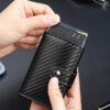 Portfel Męski Etui Antykradzieżowe Karty Carbon Wysuwanie Kart Przyciskiem