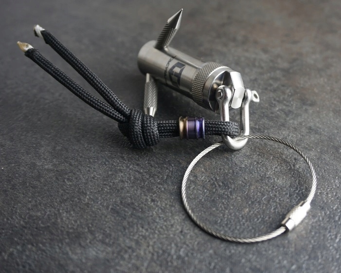 Brelok Do Kluczy Linka Stalowa Uchwyt Zapięcie Skręcana 15cm