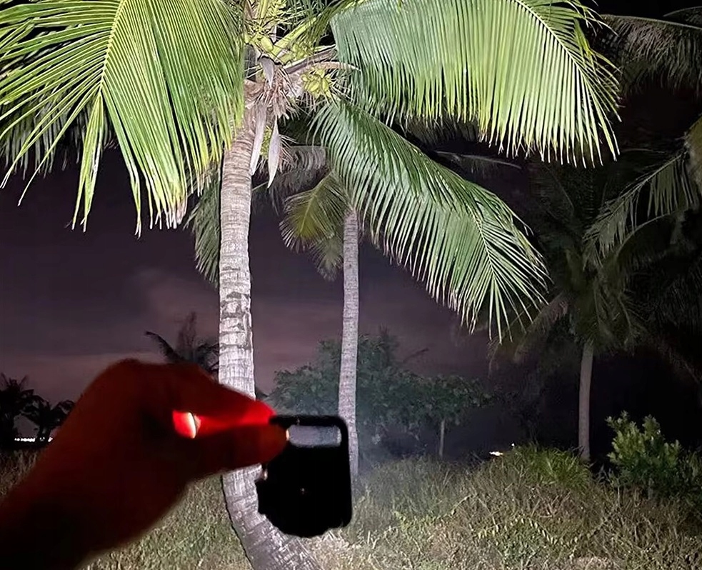 Mini Latarka Kieszonkowa Led Halogen Brelok Magnes Otwieracz Survivalowa