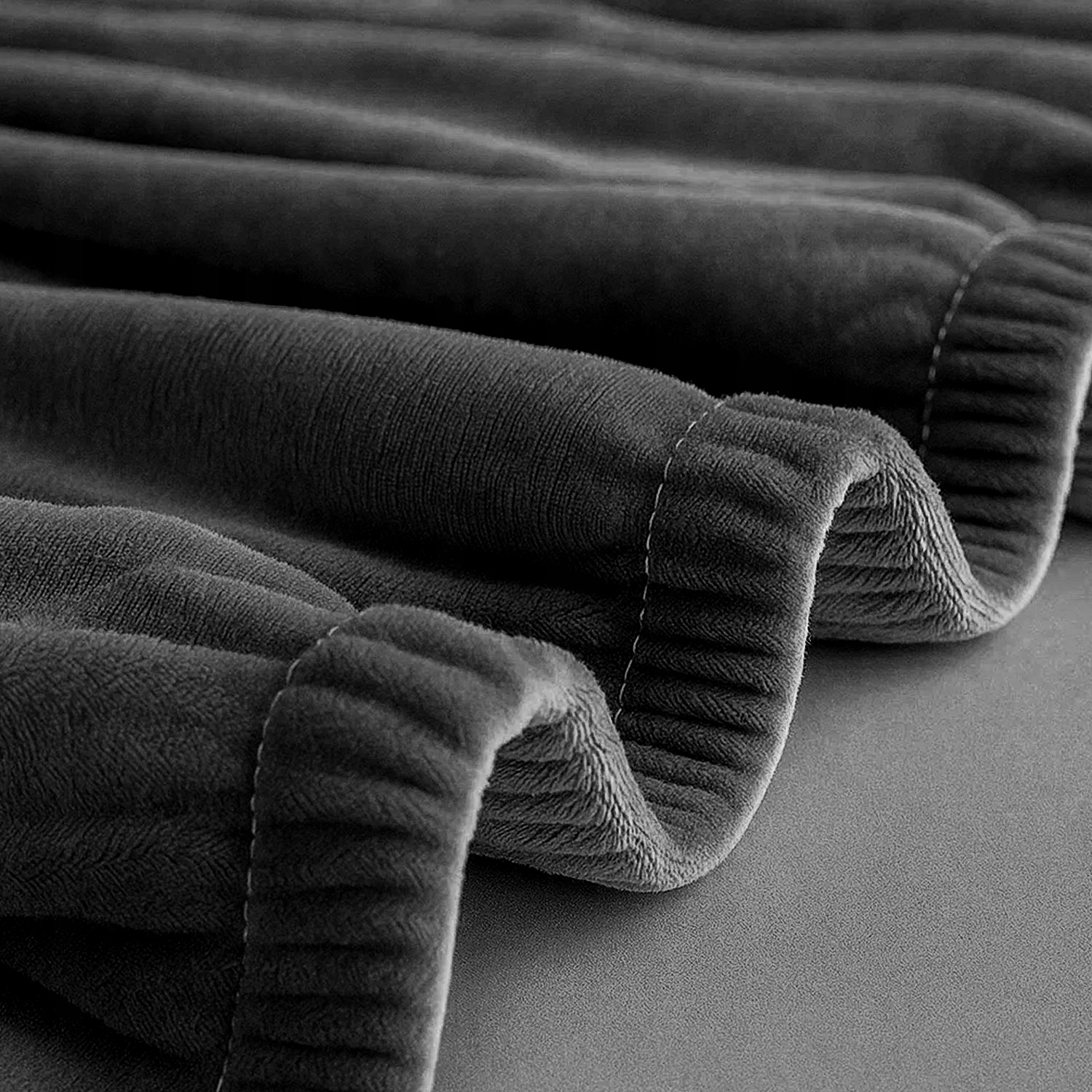 Pokrowiec Na Narożnik Kanapę Leżankę Ciemno Szary Welur Elastyczny 190-230