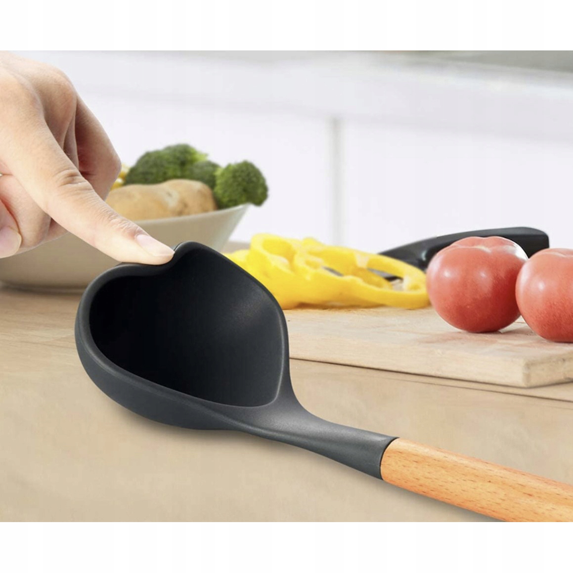 Zestaw 11 Silikonowych Akcesoriów Kuchennych W Stojaku 12 Elementów 230°c