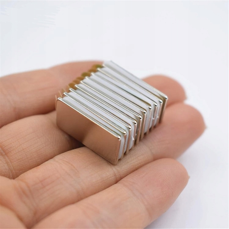 Magnes Neodymowy Płytkowy 30x10x1mm Klej 3m Samoprzylepny Zestaw 10 Sztuk