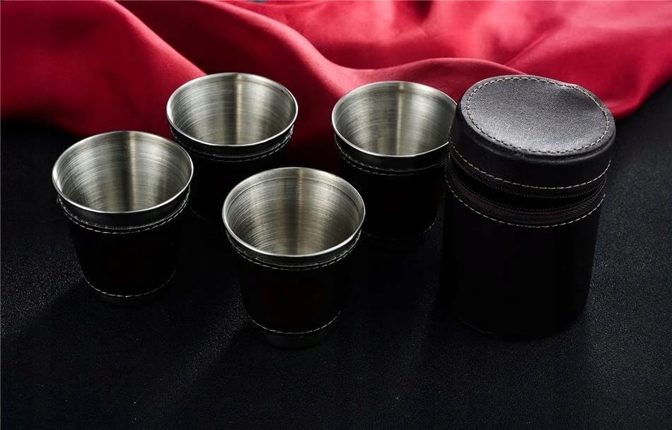 image-7484.jpeg Kieliszki Podróżne Stalowe W Etui 4szt Ala Skóra Zestaw Kieliszków