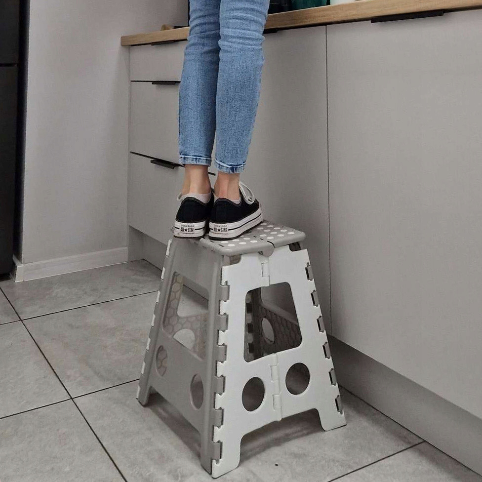 Stołek Taboret Antypoślizgowy Składany 39cm Wysoki Szary