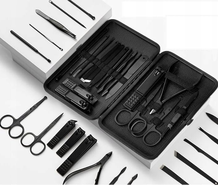 image-8990.jpeg Profesjonalny Zestaw Pedicure Manicure 18 Elementów Do Pielęgnacji Paznokci